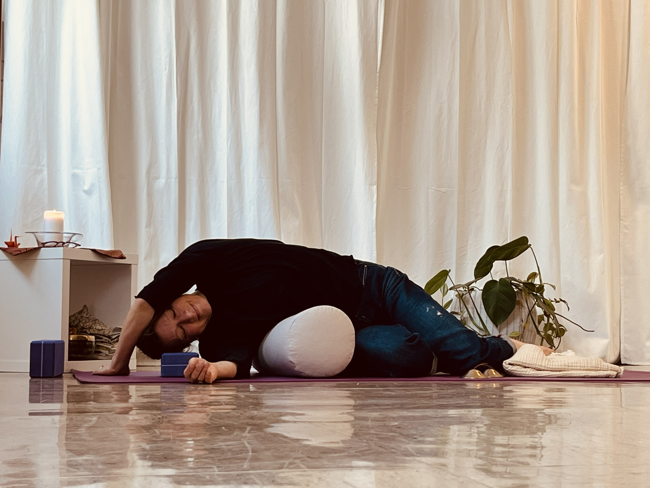 Yin Yogahaltung Mermaid - Seejungfrau.